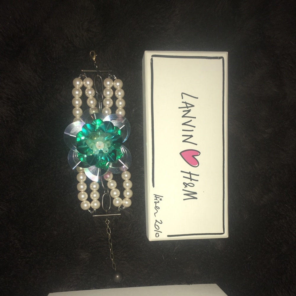 Lanvin 💖 H&M 2010 flower 🌸 pearl bracelet